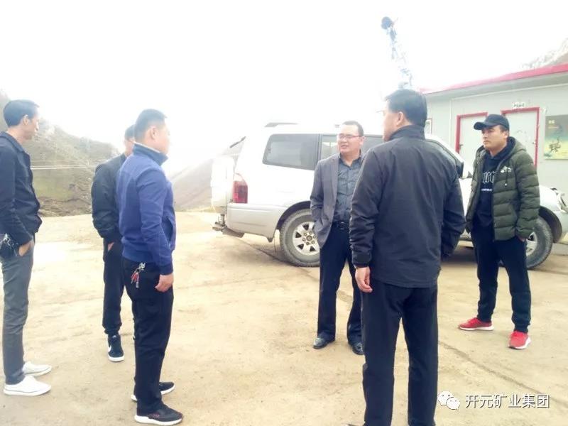 科學發(fā)展 統(tǒng)籌兼顧 穩(wěn)步生產(chǎn)│州、縣國土資源局領(lǐng)導赴興海銅鑫進行年檢