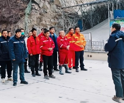 實(shí)戰(zhàn)演練，防患未“燃”｜雙河金礦開(kāi)展冬季火災(zāi)應(yīng)急預(yù)案演練